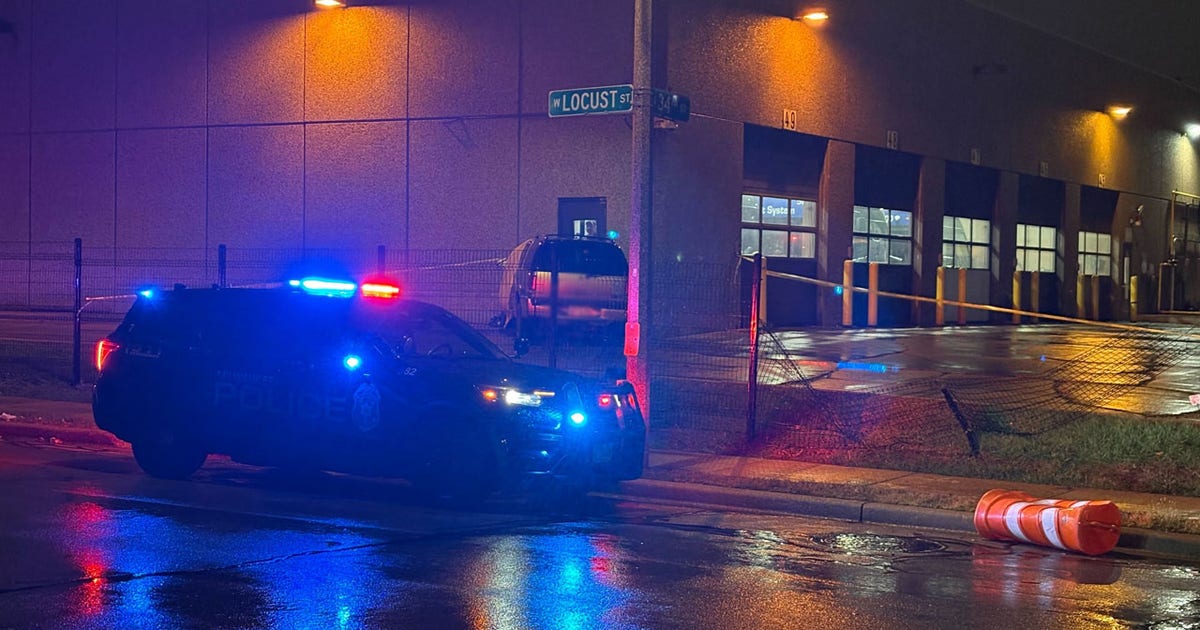 Vehicle crashes into Milwaukee building near 35th and Locust; 1 dead ...