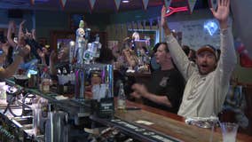 Brewers fans pack bars, ride emotions during tense NLDS Game 5 showdown