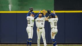 NLDS Game 3: Milwaukee Brewers take on Cubs at Wrigley Field
