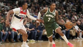 Porter won't play in Bucks' 2-game road trip after spraining ankle in opener