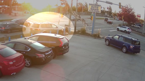 Minivan hits Milwaukee boy, family wants driver held accountable