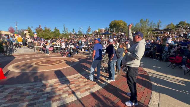 Brewers fans pack Davidson Park for NLDS Game 3 watch party, stay optimistic
