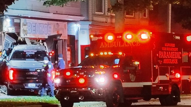 Vehicle crashes into Milwaukee building near 28th and Lisbon, 1 dead