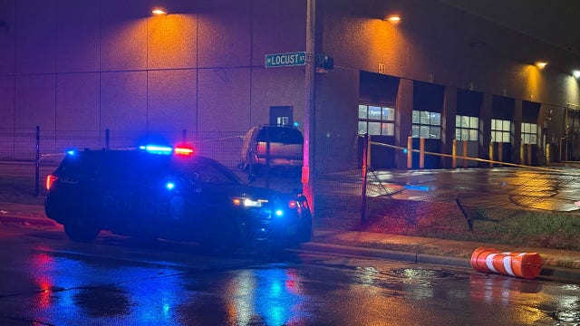 Vehicle crashes into Milwaukee building near 35th and Locust; 1 dead