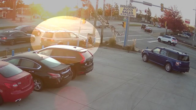 Minivan hits Milwaukee boy, family wants driver held accountable