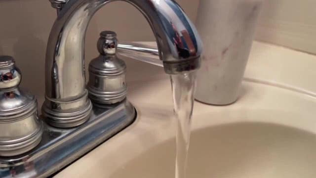 Mukwonago water rate increase proposed; residents not exactly gushing