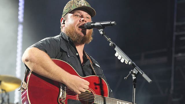 Luke Combs to play Lambeau Field on May 16; get ticket information