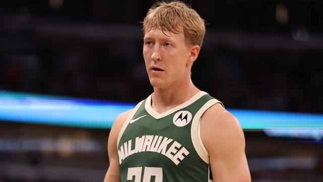 Bucks' AJ Green agrees to 4-year, $45 million contract extension