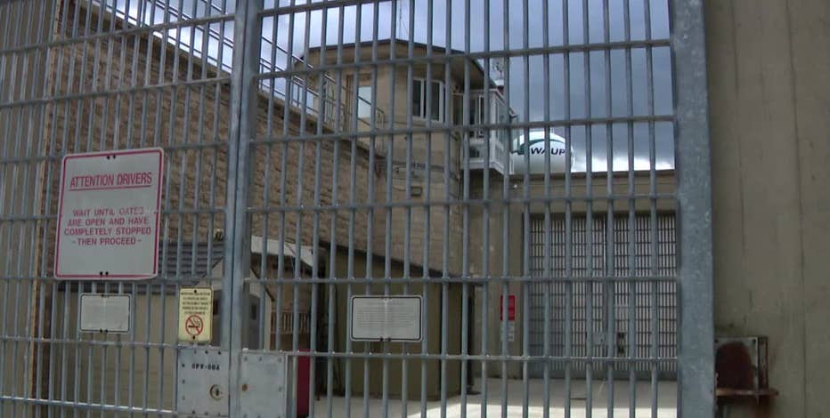 Ex-Waupun prison officer guilty, smuggling contraband for bribes