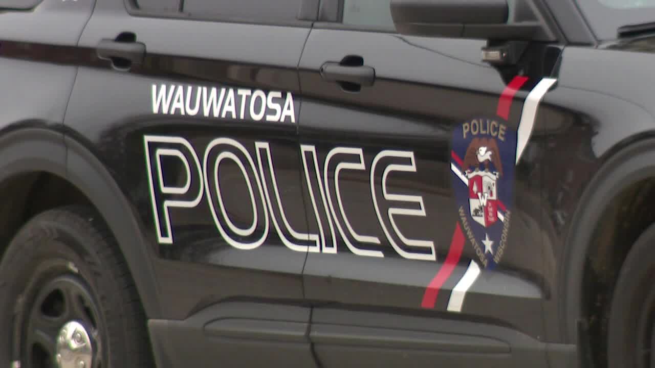 Wauwatosa police chase; driver tossed narcotics from window, crashed
