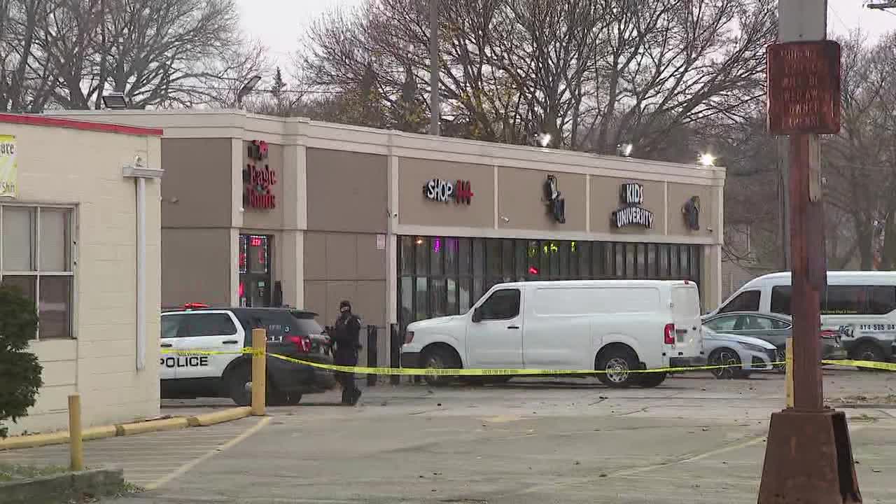 Milwaukee shooting near 14th and Center; 24-year-old wounded