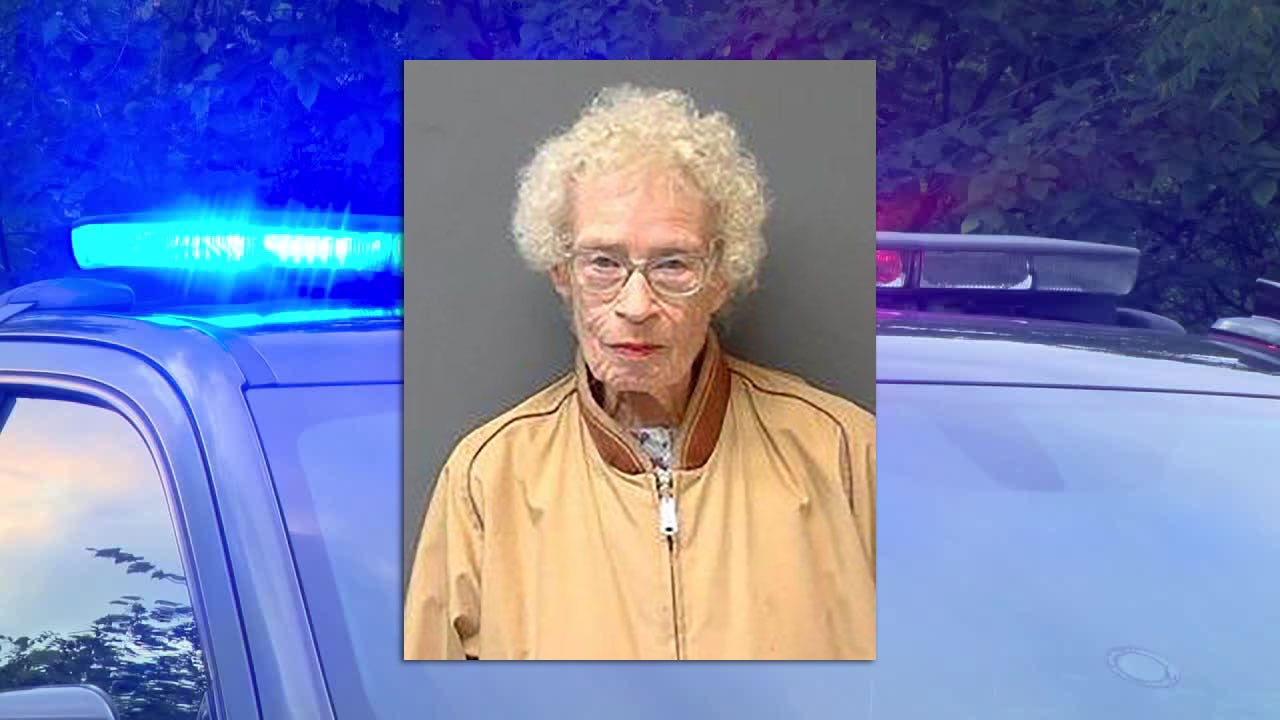 Cudahy hit-and-run crash; 89-year-old Milwaukee woman accused