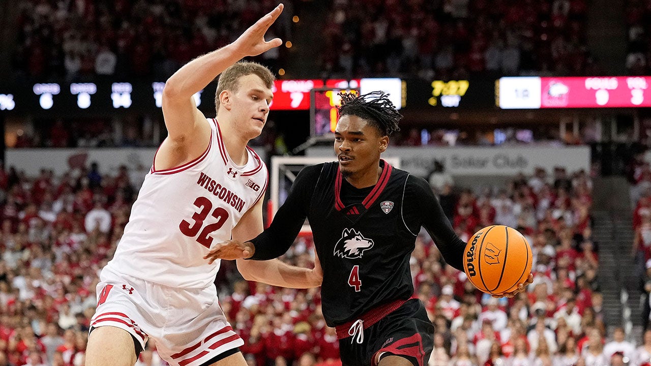 Wisconsin Badgers rout Northern Illinois, Boyd scores career-high 25 points