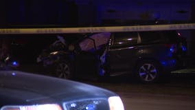 Milwaukee fatal crash Sunday; 2 dead, vehicle hits tree