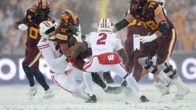 Wisconsin Badgers lose at Minnesota, Golden Gophers retain Axe