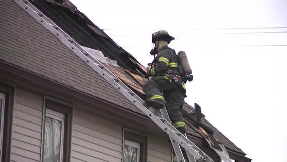 Milwaukee south side house fire damages roof, no injuries reported