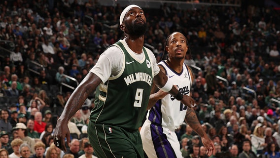 Bucks lose to Kings, Milwaukee's late rally comes up short