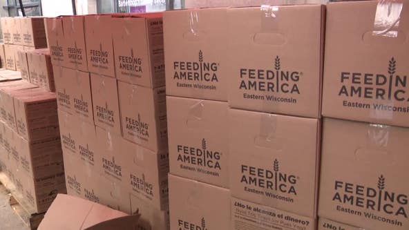 Thanksgiving meal giveaway at Gee's Clippers helps hundreds