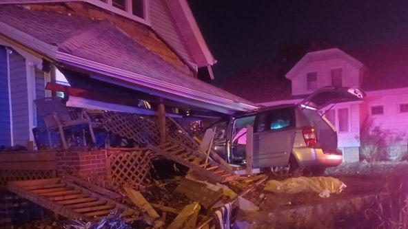 Minivan crashes into Milwaukee home, driver dead at the scene
