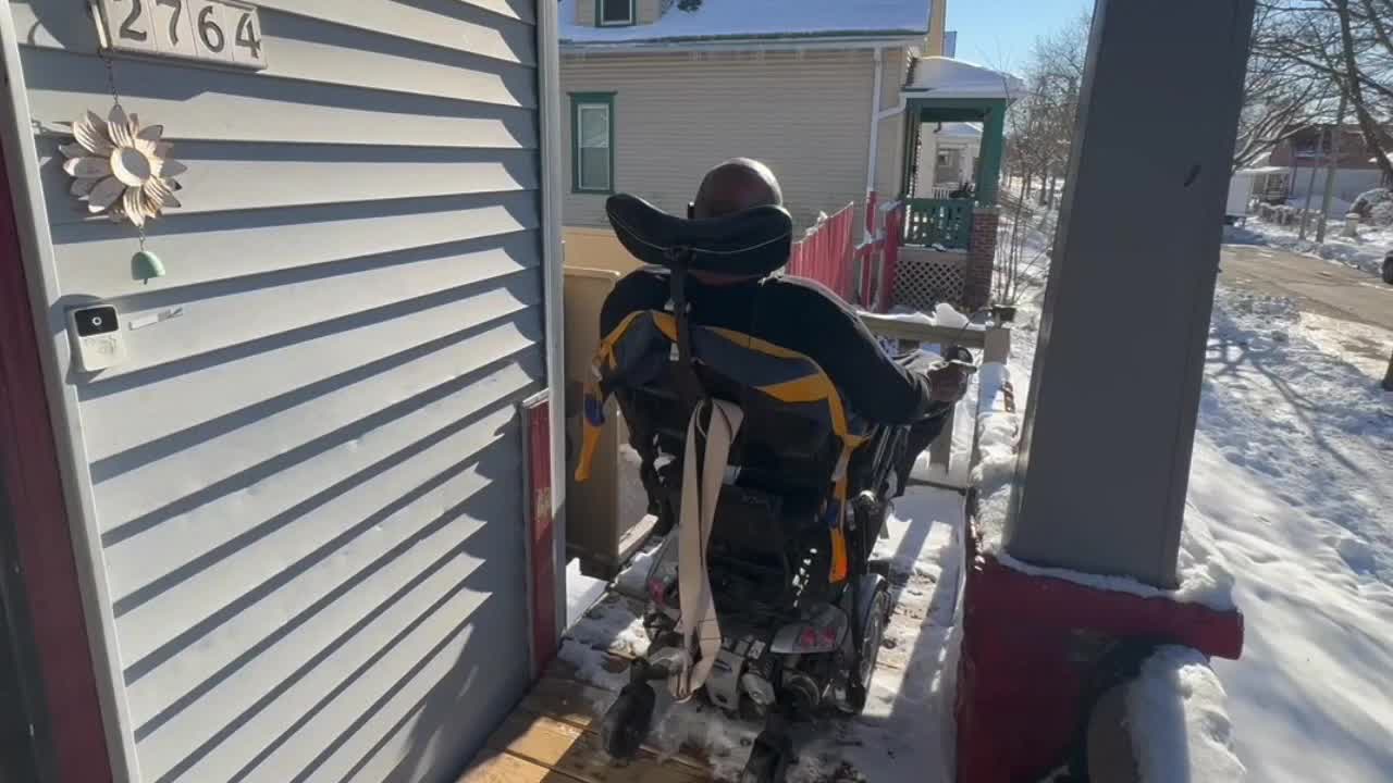 Snow, ice hinder Milwaukee paratransit services access