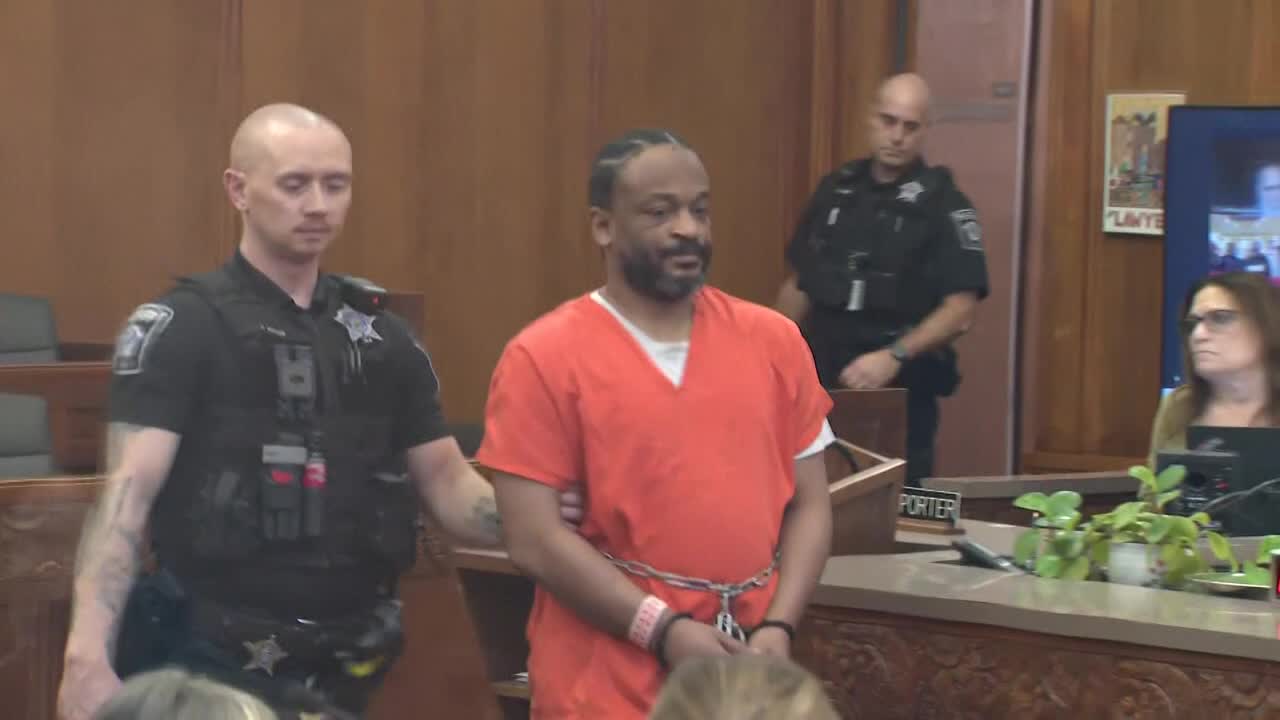 Milwaukee cashier killed over pizza argument; Charles Leggett sentenced