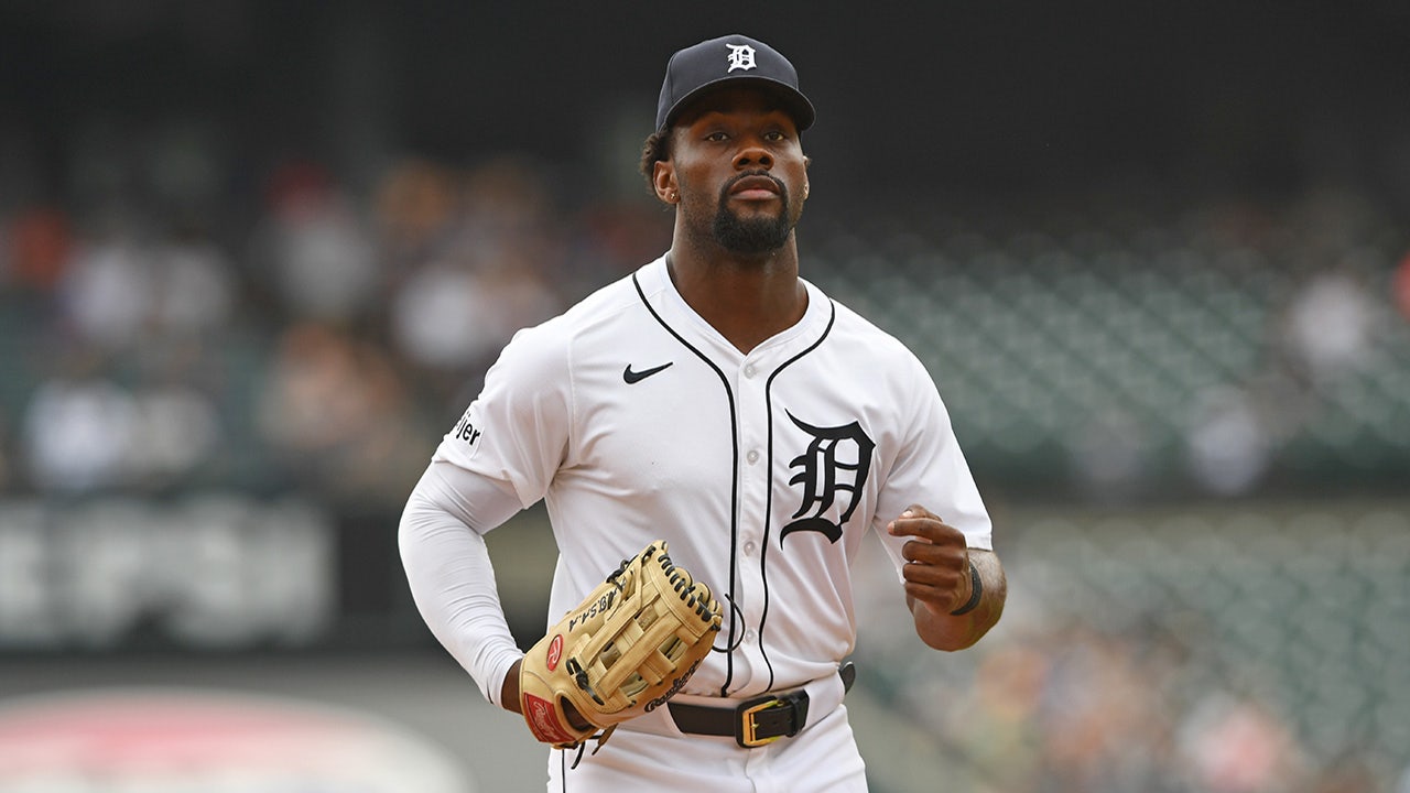 Brewers agree to $1.25M, 1-year contract with outfielder Akil Baddoo