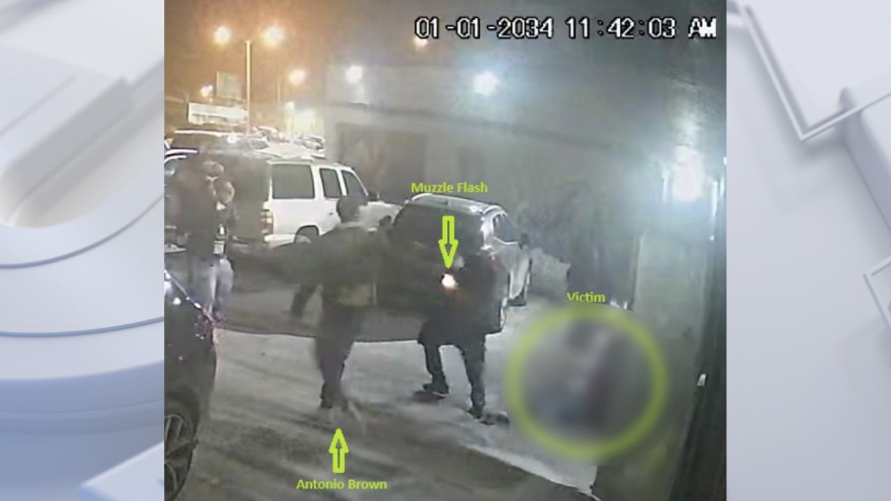 Milwaukee fatal bar shooting; 1 dead, warrant out for man's arrest