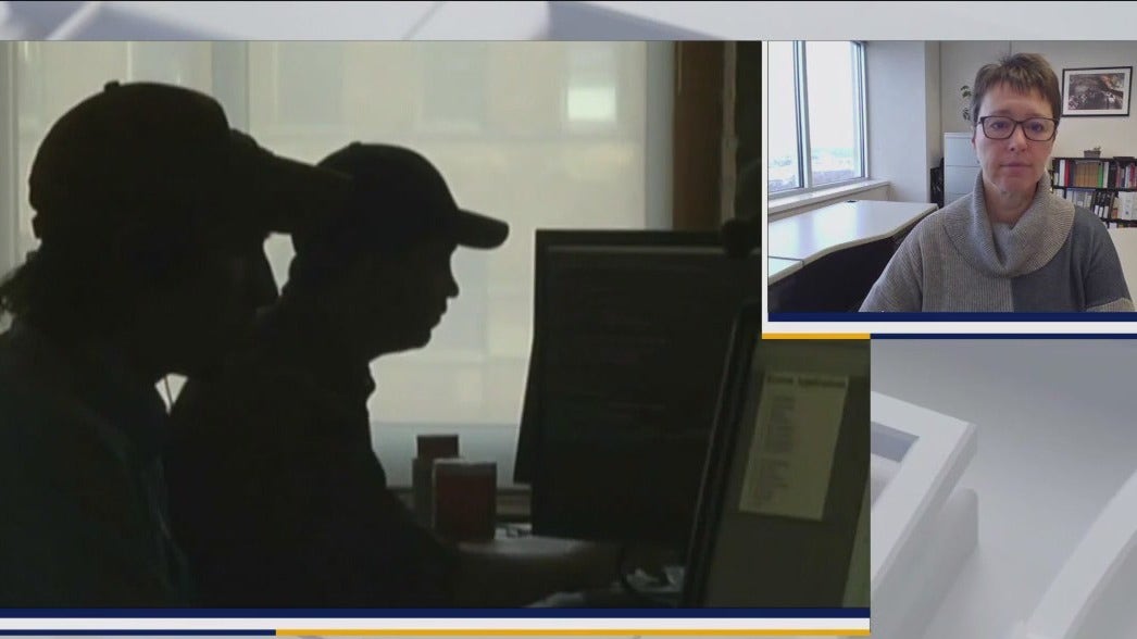 How to avoid seasonal scams, holiday identity theft, charity fraud