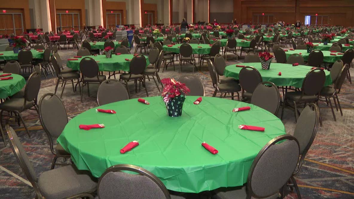Christmas Family Feast returns to Milwaukee as donation gap remains