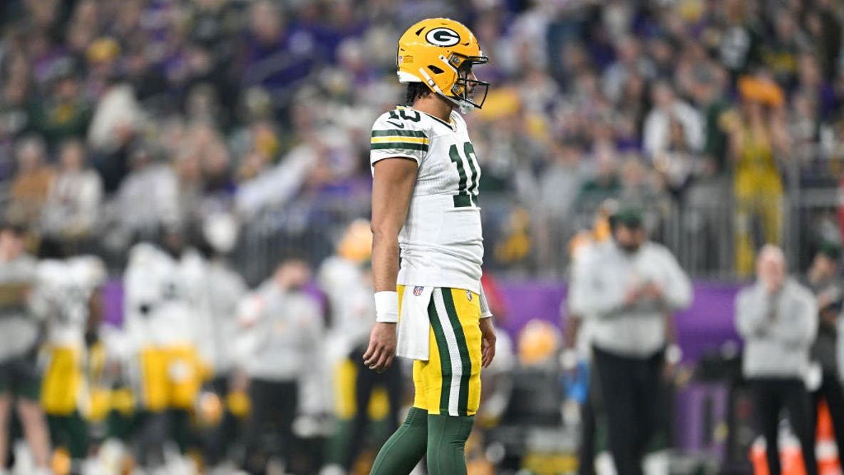 Packers, Vikings face off in Minneapolis; last regular season game