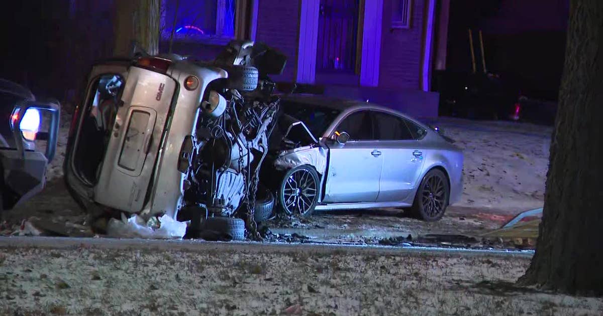 Milwaukee 2-vehicle crash at 19th and Capitol; 3 people hurt | FOX6 ...