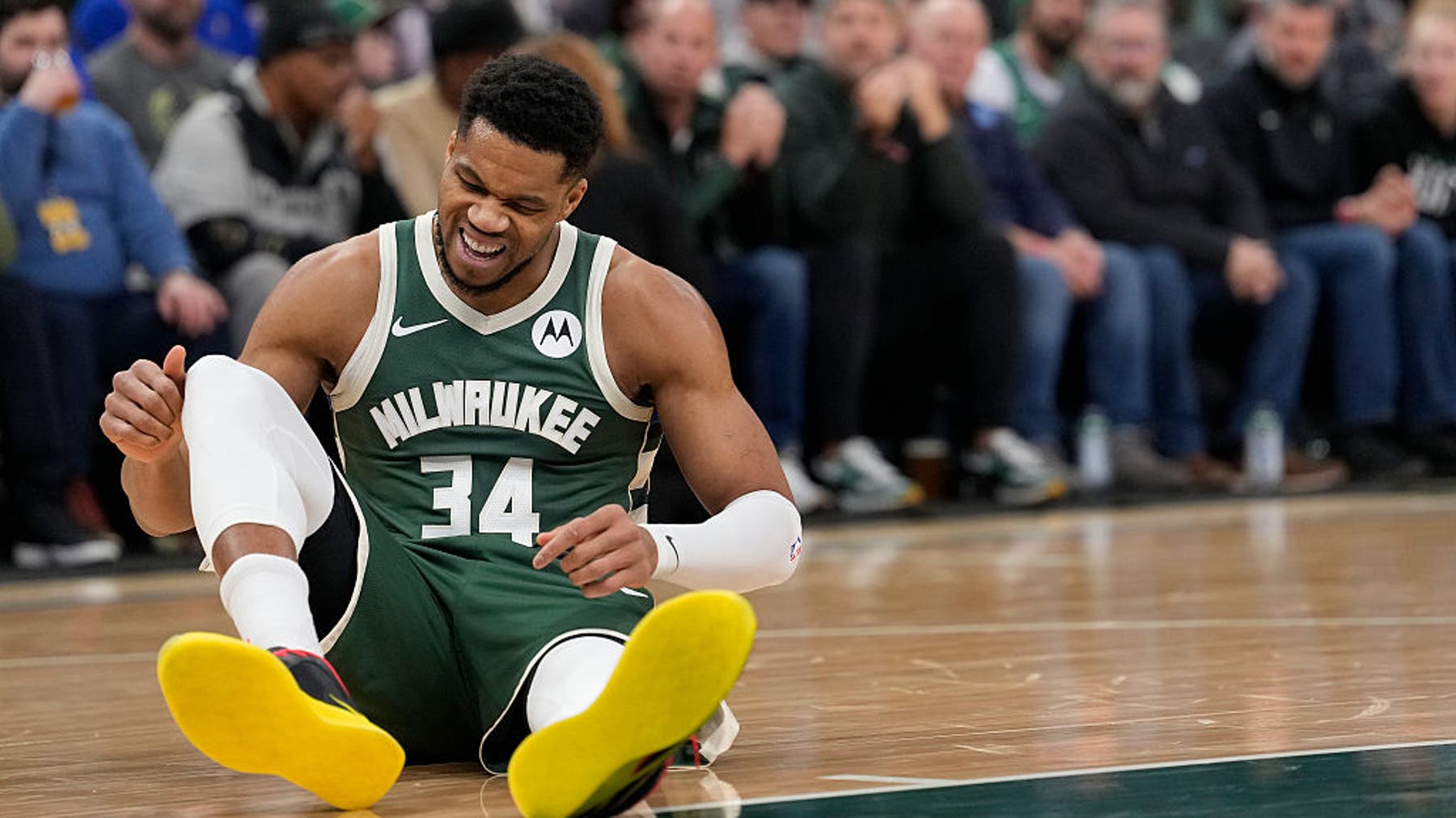 Report: Giannis Antetokounmpo out 2 to 4 weeks due to calf strain