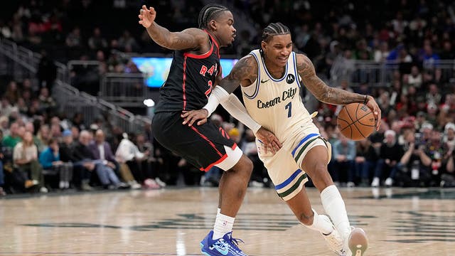 Bucks fall to Raptors, 111-105