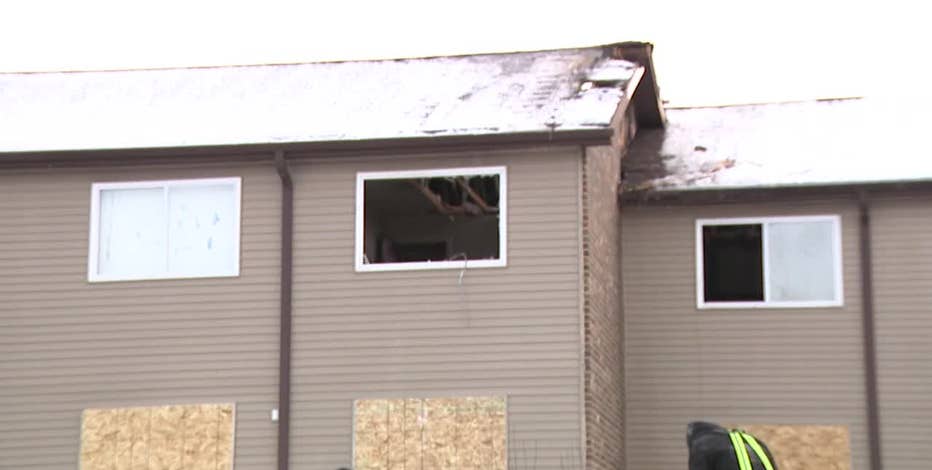 Milwaukee apartment fire; firefighters face icy conditions, heavy workload