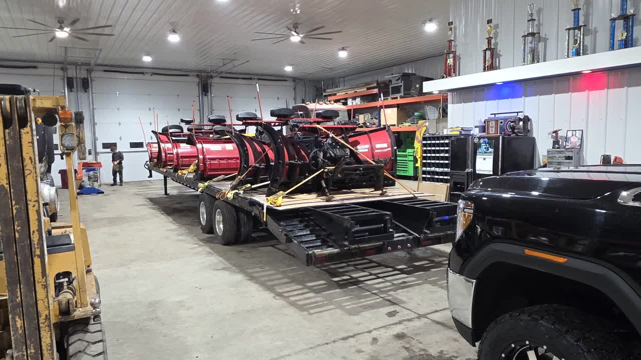 Big Bend snowplow crew travels to Kentucky to help after winter storm