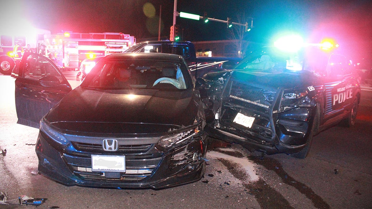 Mount Pleasant police involved in crash, 3 injured including officers