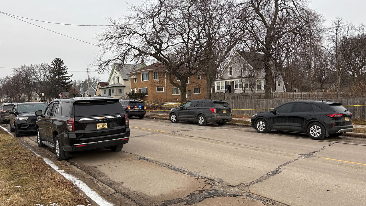 Milwaukee shooting, 1 injured after gun was mishandled and discharged