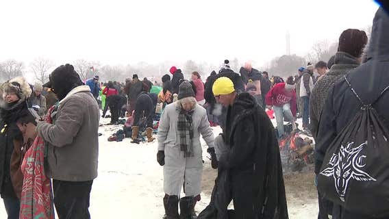 Hundreds take polar plunge at Milwaukee's lakefront