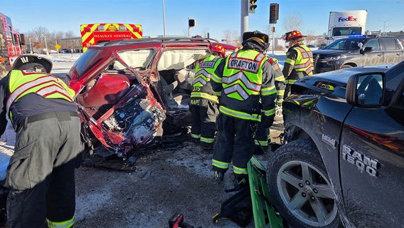 Saukville crash, 1 person hospitalized with serious injuries