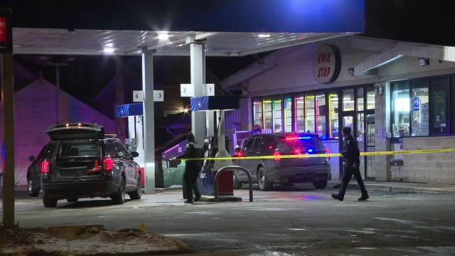 Milwaukee shooting Saturday leaves 2 dead, 1 injured