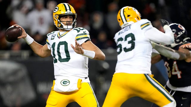 Packers collapse in Chicago, Bears complete second-half comeback