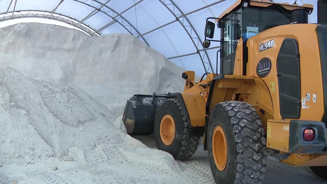 Milwaukee salt shortage; DNR urges residents to use less amid winter demand