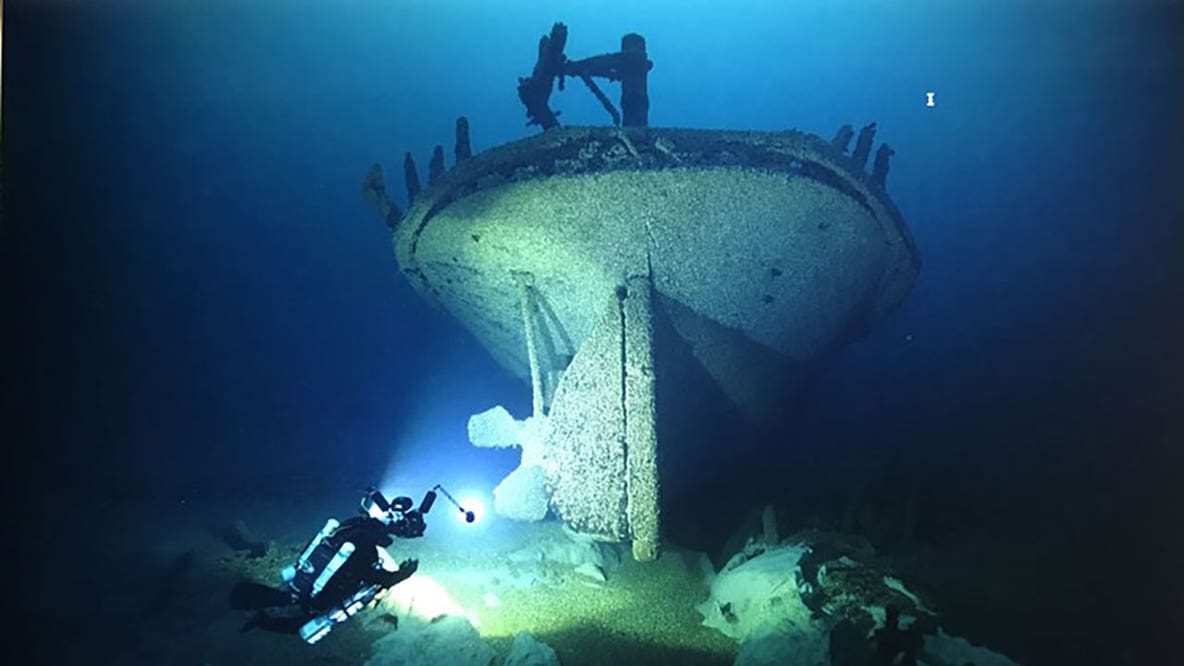 Lake Michigan shipwreck; steamer found offshore between Racine, Kenosha
