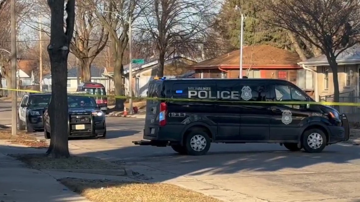 Milwaukee domestic dispute shooting; 1 wounded, suspect sought