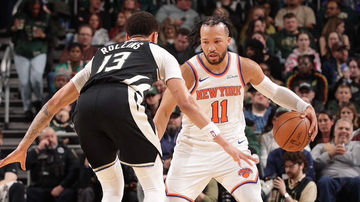 Bucks fall to Knicks, Myles Turner leads Milwaukee with 19 points