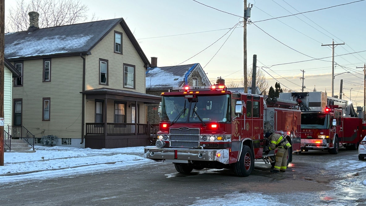 Racine house fire; 5 rescued by firefighters, 10 residents displaced