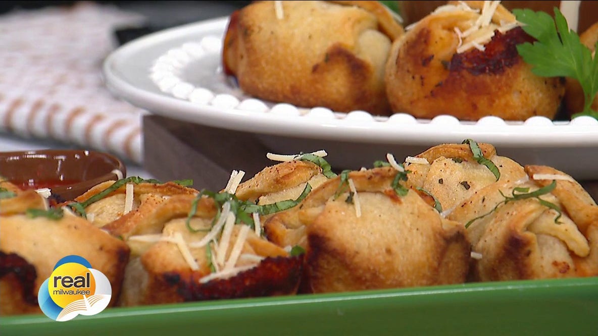 RECIPE: Cheesy Meatball Marinara Bombs