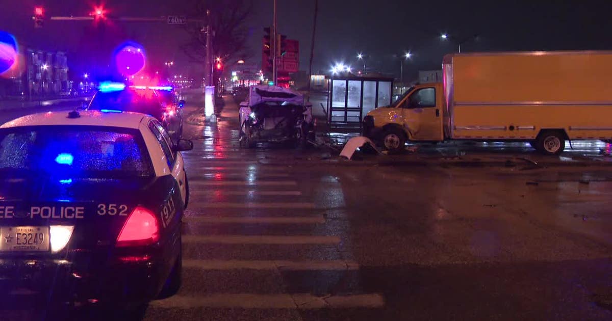 Milwaukee police chase ends in multi-vehicle crash, 2 teens arrested