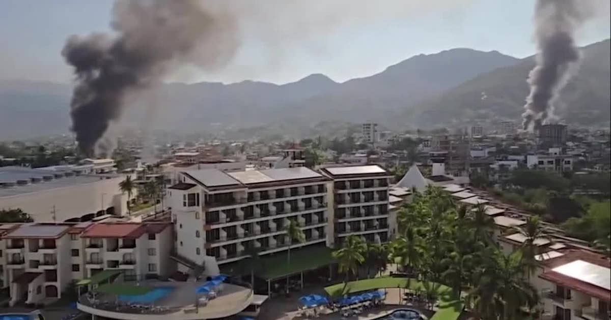 Puerto Vallarta unrest forces Milwaukee flight home: 'Like a war zone'