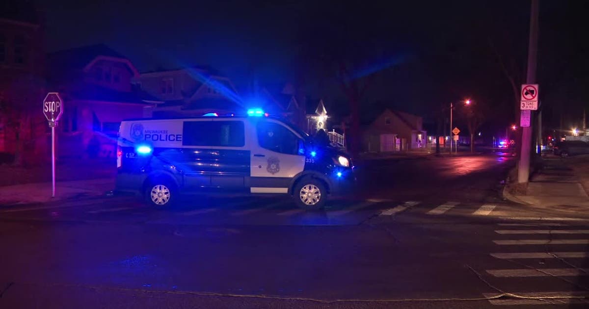 Milwaukee fatal crash early Sunday morning; 1 dead, 1 injured